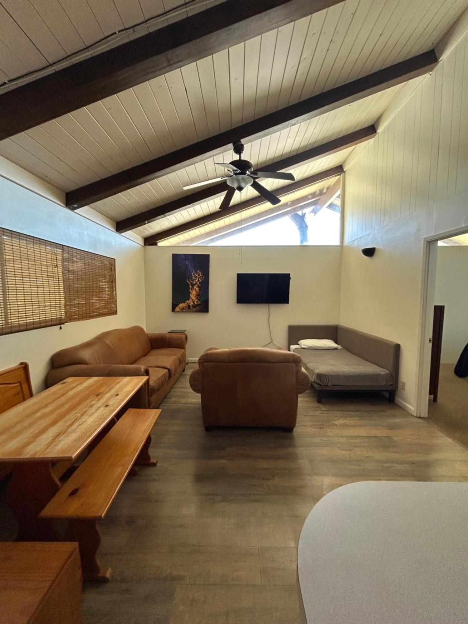 Bristlecone Motel Big Pine Exterior photo